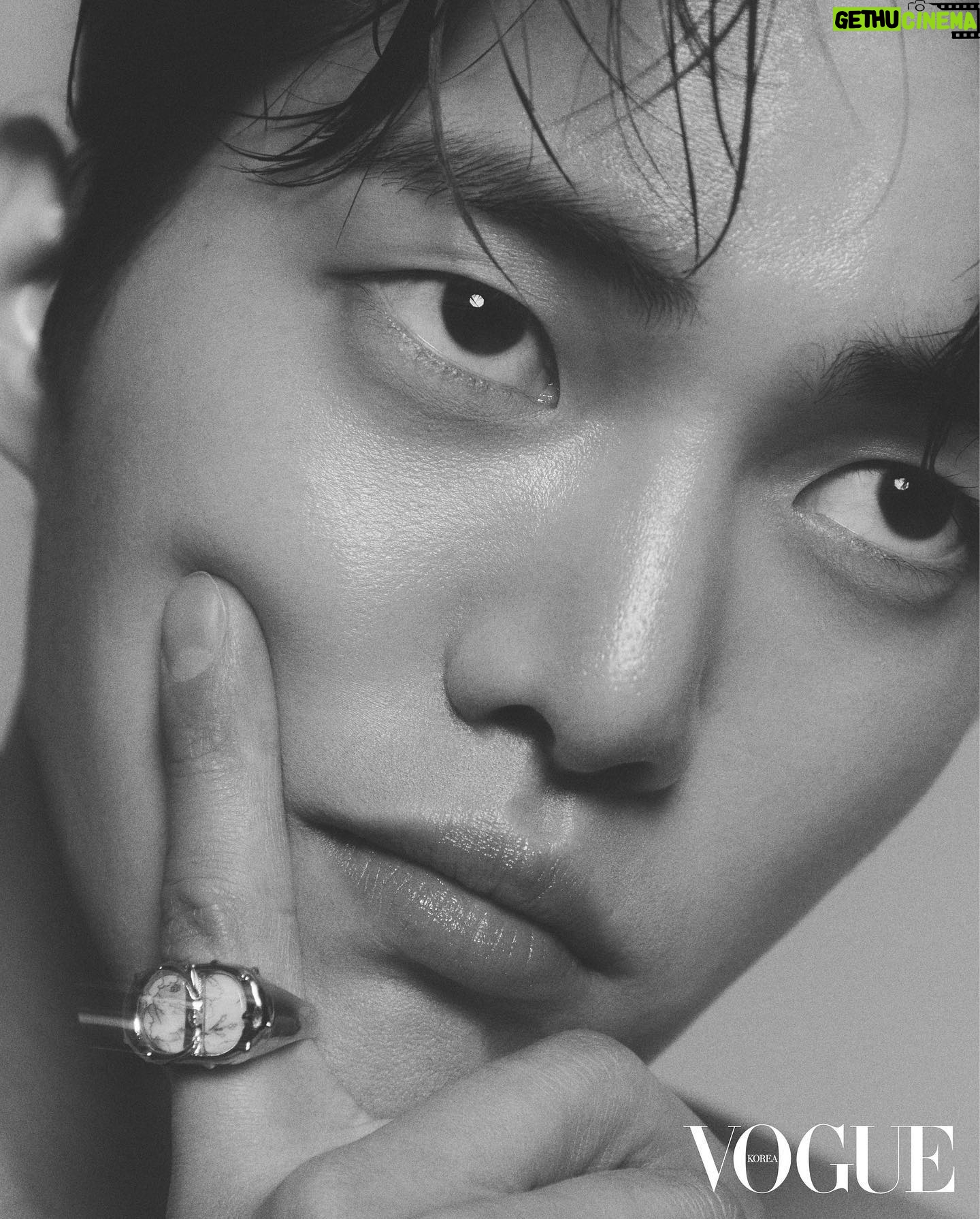 Kim Gun-woo - 34.4K Likes - @voguekorea 🩵