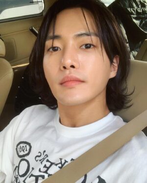 Kim Gun-woo Instagram - 따뜻한 구정 연휴 보내세요❤