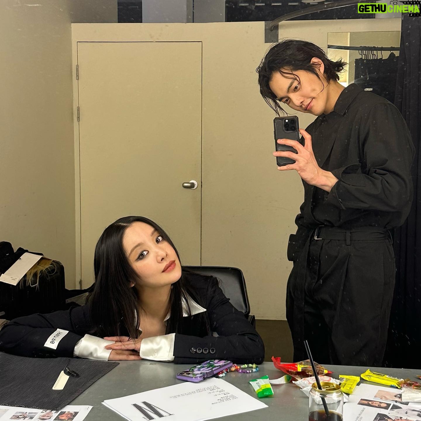 Kim Gun-woo - 103.7K Likes - 퍼스트 클래스 태워준다고 혜정아🤬🤣