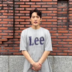 Kim Gun-woo Instagram - 안녕하세요 김건우입니다.
이도현 배우님(@ldh_sky )의 지목을 받아 2023 아이스 버킷 챌린지에 참여하게 되었습니다.
⠀
이렇게 뜻깊은 챌린지에 저도 함께할 수 있어 영광입니다!
국내 최초 루게릭 요양병원 건립되는 그날까지 많은 관심과 응원 부탁드려요.
⠀
또한, 집중 호우로 많은 피해를 입은 모든 분께 깊은 위로를 전하는 마음에 챌린지가 조금 늦어진 점 양해 부탁드립니다. 하루빨리 건강한 일상을 회복할 수 있길 기도하겠습니다.
(지목은 따로 하지 않겠습니다. 챌린지를 접하신 많은 분들이 자발적으로 동참해 주셨으면 하는 마음입니다!)
⠀
#승일희망재단 #루게릭요양병원건립 #아이스버킷챌린지 #2023아이스버킷챌린지 #icebucketchallenge #희망의끈을이어갑니다