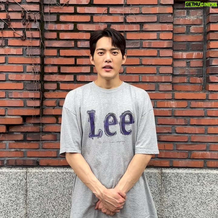 Kim Gun-woo - 32.6K Likes - 안녕하세요 김건우입니다.
이도현 배우님(@ldh_sky )의 지목을 받아 2023 아이스 버킷 챌린지에 참여하게 되었습니다.
⠀
이렇게 뜻깊은 챌린지에 저도 함께할 수 있어 영광입니다!
국내 최초 루게릭 요양병원 건립되는 그날까지 많은 관심과 응원 부탁드려요.
⠀
또한, 집중 호우로 많은 피해를 입은 모든 분께 깊은 위로를 전하는 마음에 챌린지가 조금 늦어진 점 양해 부탁드립니다. 하루빨리 건강한 일상을 회복할 수 있길 기도하겠습니다.
(지목은 따로 하지 않겠습니다. 챌린지를 접하신 많은 분들이 자발적으로 동참해 주셨으면 하는 마음입니다!)
⠀
#승일희망재단 #루게릭요양병원건립 #아이스버킷챌린지 #2023아이스버킷챌린지 #icebucketchallenge #희망의끈을이어갑니다
