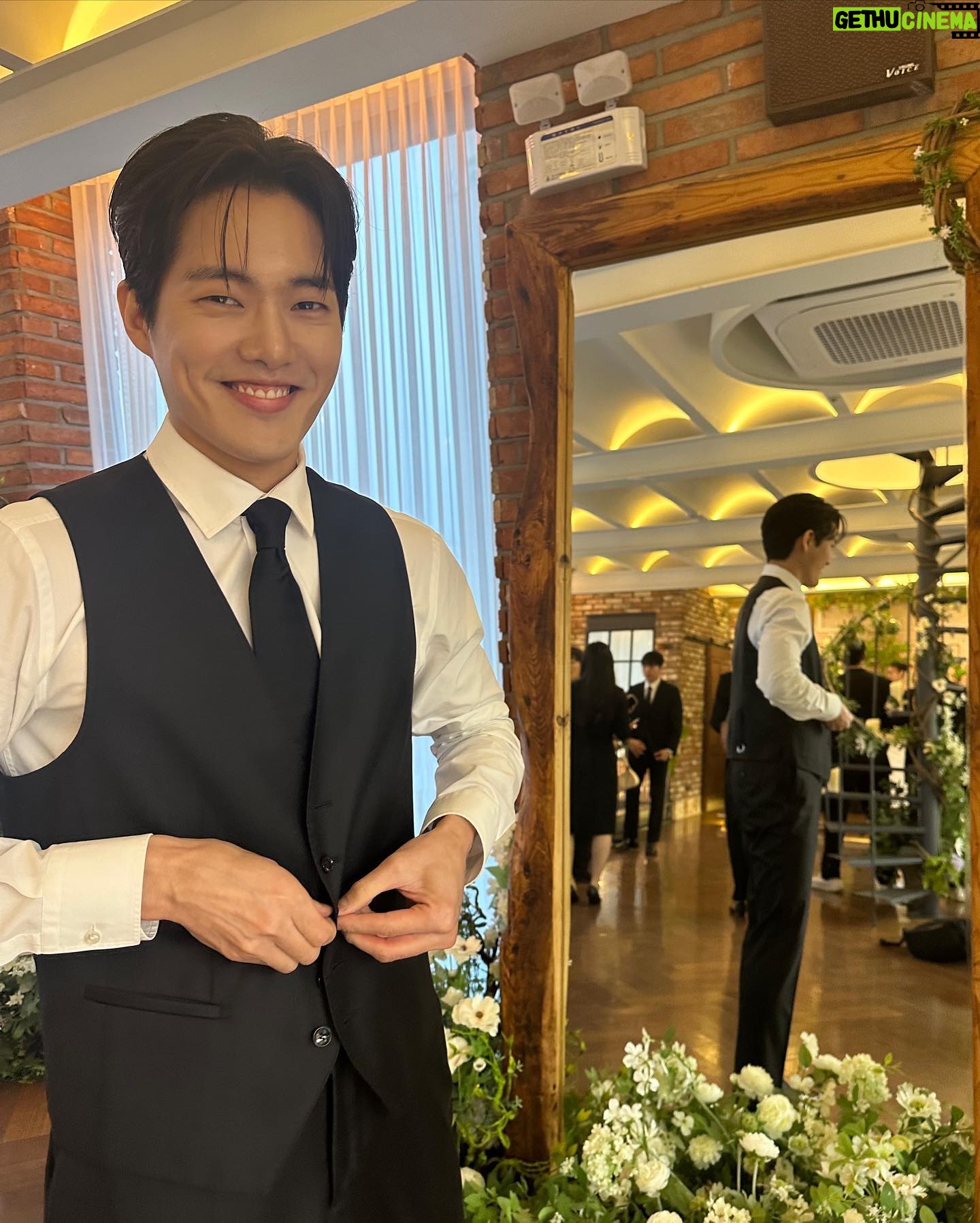 Kim Gun-woo - 33.9K Likes - 다은이 언이 결혼식 🥳💛
