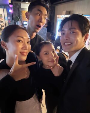 Kim Gun-woo Instagram - 다은이 언이 결혼식 🥳💛