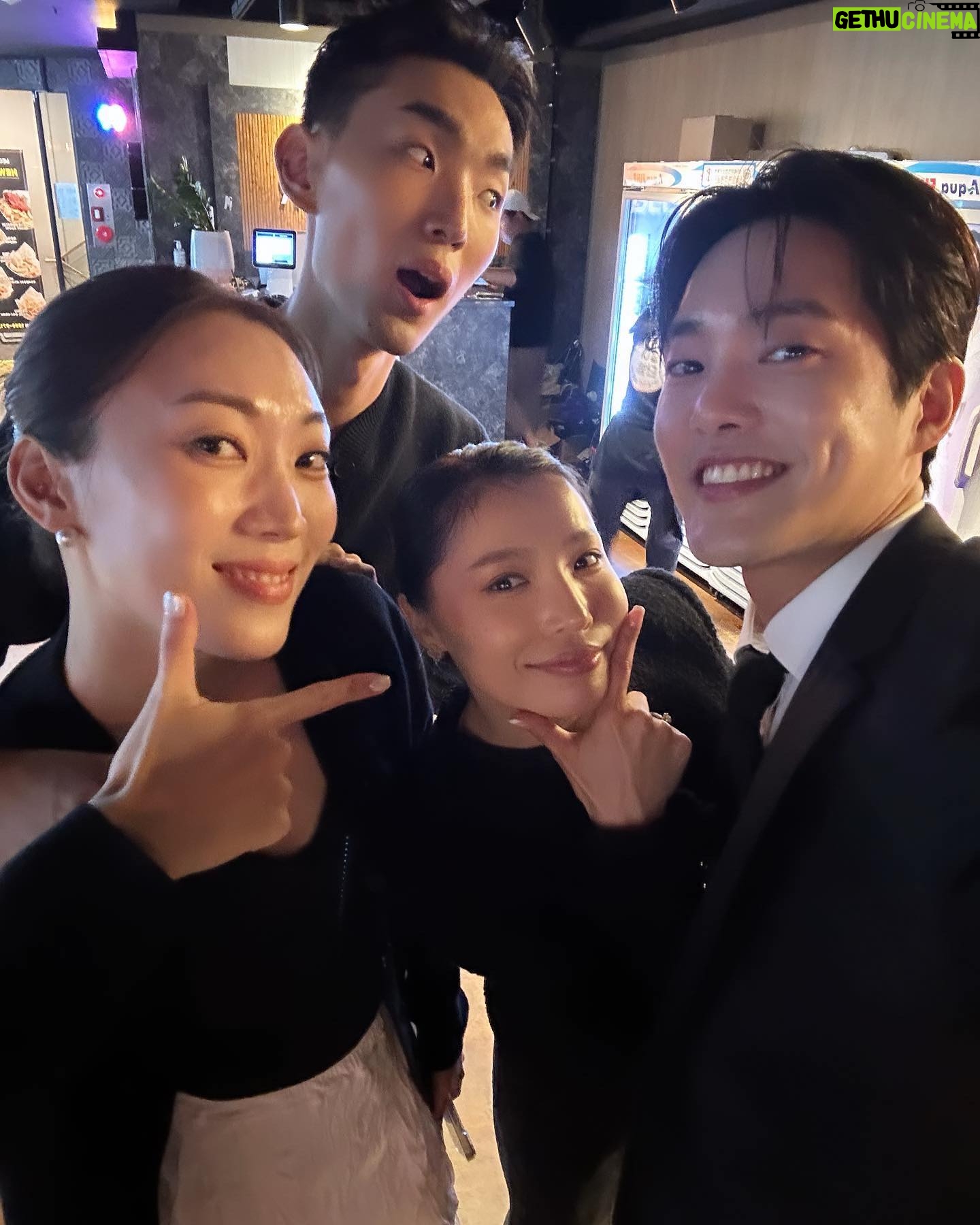 Kim Gun-woo - 33.9K Likes - 다은이 언이 결혼식 🥳💛