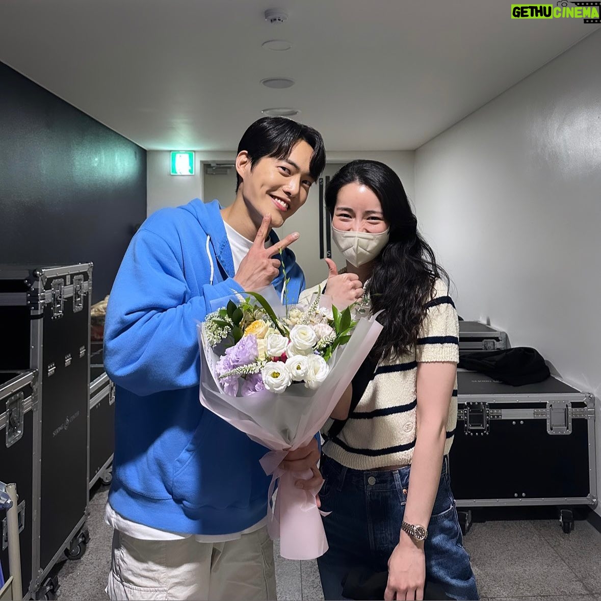 Kim Gun-woo - 154.7K Likes - 와줘서 고마워😭 감동이다 연진아❤️💚