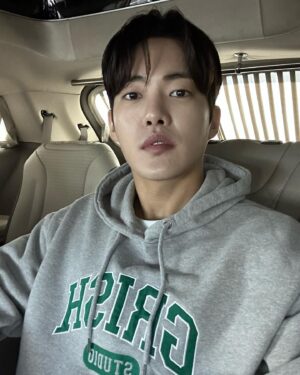 Kim Gun-woo Instagram - haircut✂️✅✅