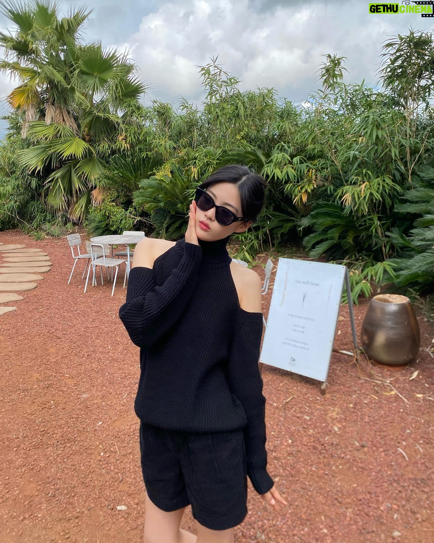 Kim Gyu-yeon - 3 Likes - 제주 좋아🤭