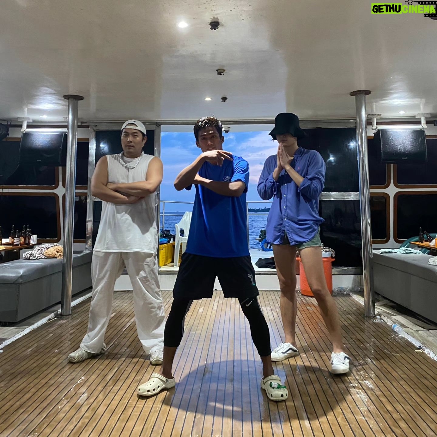 Kim Hae-jun - 4.6K Likes - .
세부로 떠난
모창가수의길.
#세부 #옥태견 #모창가수의길