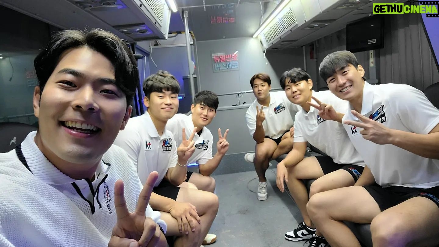Kim Hae-jun - 3.7K Likes - .
격하게 반겨줬던
오대장과 친구들
#양홍석 #강백호 #소형준
#박영현 #배정대 #오대장