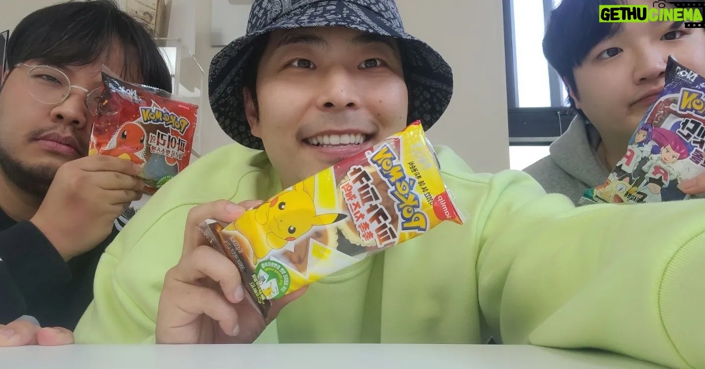 Kim Hae-jun - 4.3K Likes - .
추억의맛~
감사히 잘먹었습니다~
#포켓몬빵 #띠부띠부씰