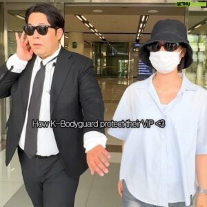 Kim Hae-jun Instagram - 세심한 경호원의 배려
How K-bodyguard protect their VIP 

#kpop #아이돌 #경호원