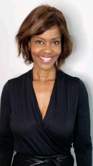 Kim Hawthorne Instagram - Actos are asked to slate before every recorded auditon. Name, height and location. The audtioner also requires a full body shot. And 💣. Follow me for more acting tips @kimhawthornecoaching.