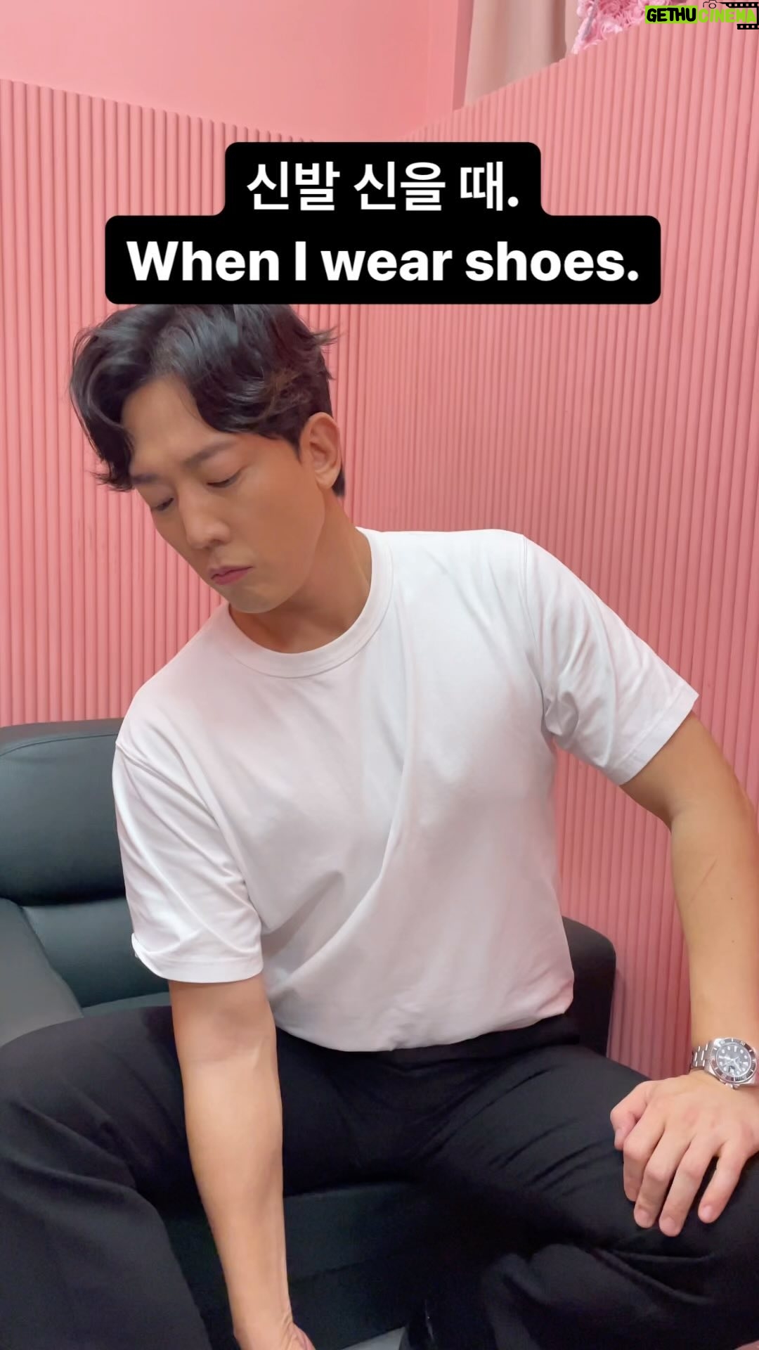 Kim Hwan - 1.3K Likes - .
.
👡👢👞👠👟🥾