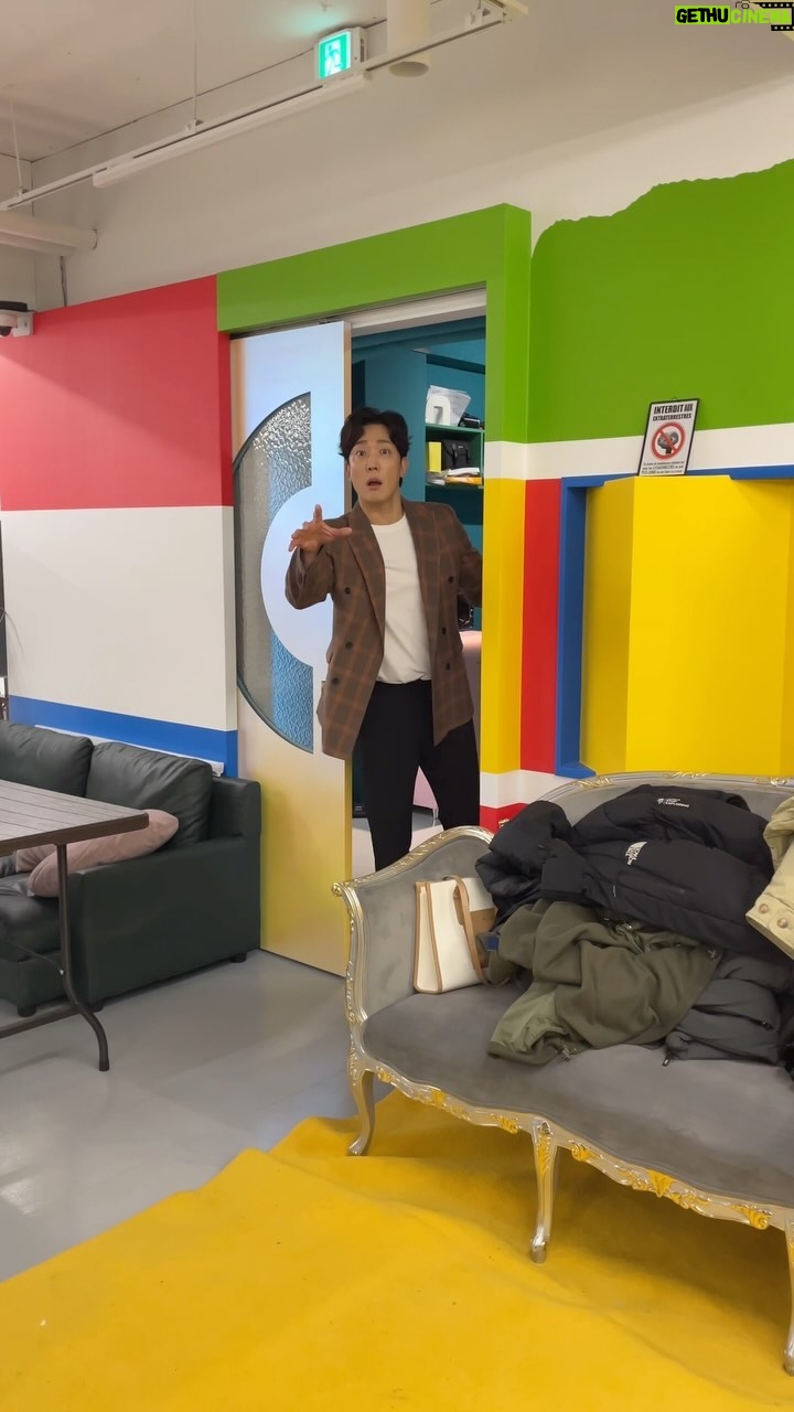 Kim Hwan - 0.9K Likes - .
☠️☠️💀💀
#reels#reelsinstagram#릴스
#repost