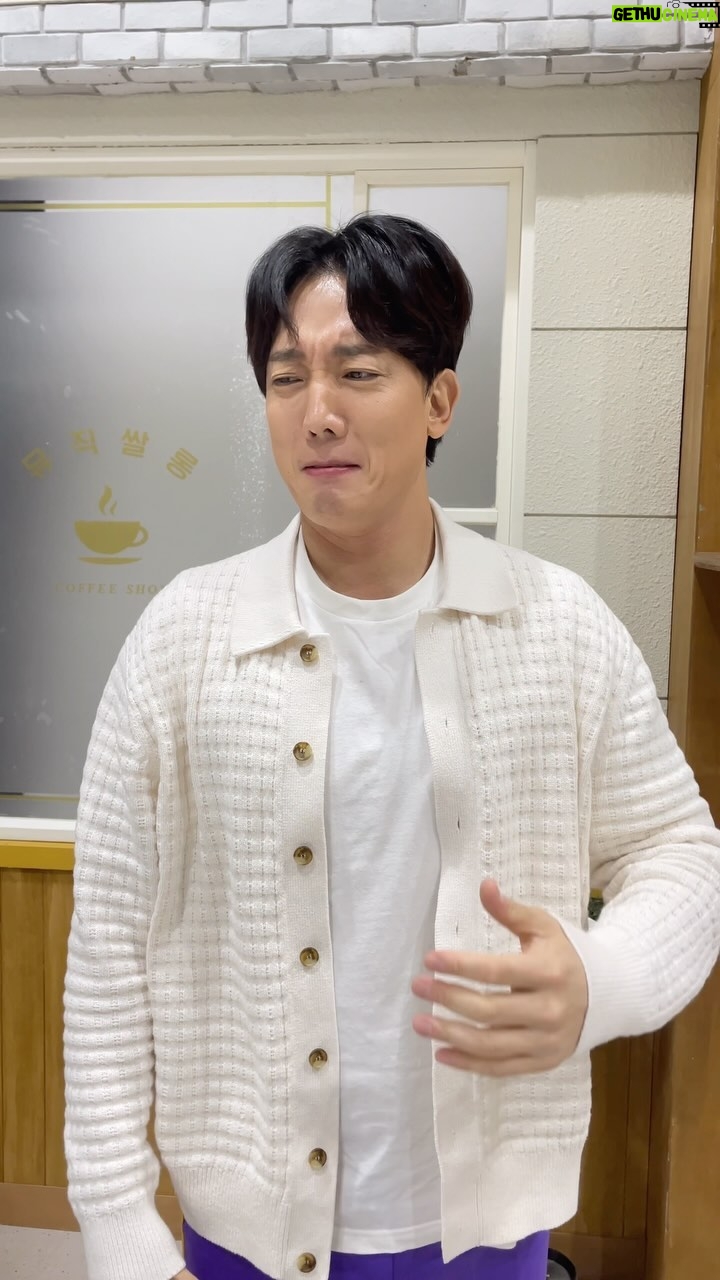 Kim Hwan - 5.4K Likes - I'm worst cashier..🤬
#reels#reelsinstagram#tiktok#릴스