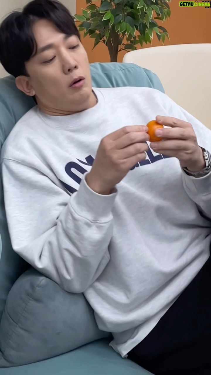 Kim Hwan - 3.5K Likes - 🍊🍊🍊🍊🍊🍊🍊🍊🍊🍊
귤 샤워😄
#reels#릴스#환타스틱김