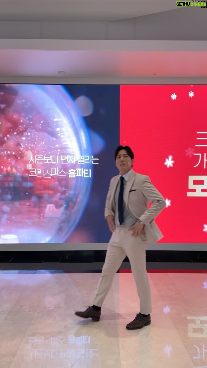 Kim Hwan - 1.4K Likes - Jingle Bells 🎅🏻🎄🛎️
#reels#reelsinstagram#릴스#릴스타그램
#christmas