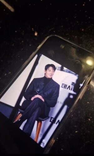 Kim Hwan Instagram - 똑같다👬

#reels#reelsinstagram#repost#릴스#릴스타그램 
#김래원#raewon
