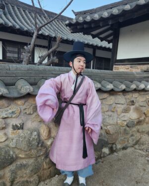 Kim Hyeon-mok Instagram - 혼례대첩, 오봉이 빠잉🧡🙋🏻‍♂️ 

#혼례대첩