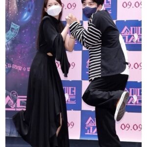 Kim Hyeon-mok Instagram - 어제 <쇼미더고스트> 시사회를 잘 마쳤습니다. 넵. 온갖 재롱을 다 부려봤습니다. 귀한 시간 내어 자리 해 주신 모든 관객분들께 진심으로 감사드립니다. 
9월 9일 대개봉!! 쇼미더고스트 많관부우🙇🏻👻🧡
#쇼미더고스트#김은경감독#한승연#홍승범#김현목