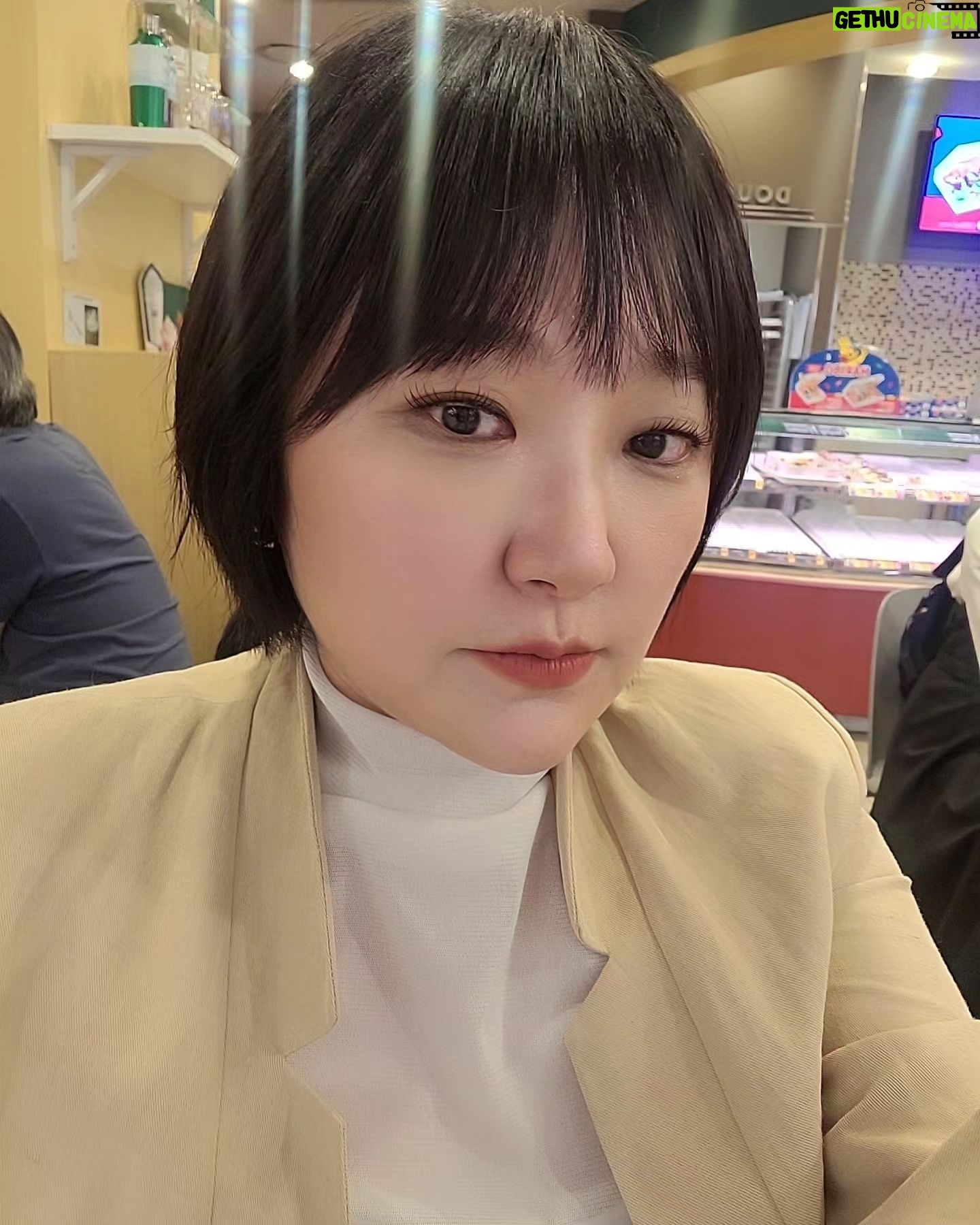 Kim Hyun-sook - 602 Likes - #범죄도시4#vip시사회#한십년만인가#하민이낳고처음#역시현장은뜨겁고#이번에도#천만가겄다#미리축하드려요ㅎ