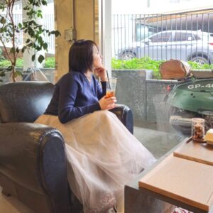 Kim Hyun-sook Instagram - #봄엔#샤방샤방#샤스커트지#허리짧은자의설움#두번째사진#내허리#어디갔니?