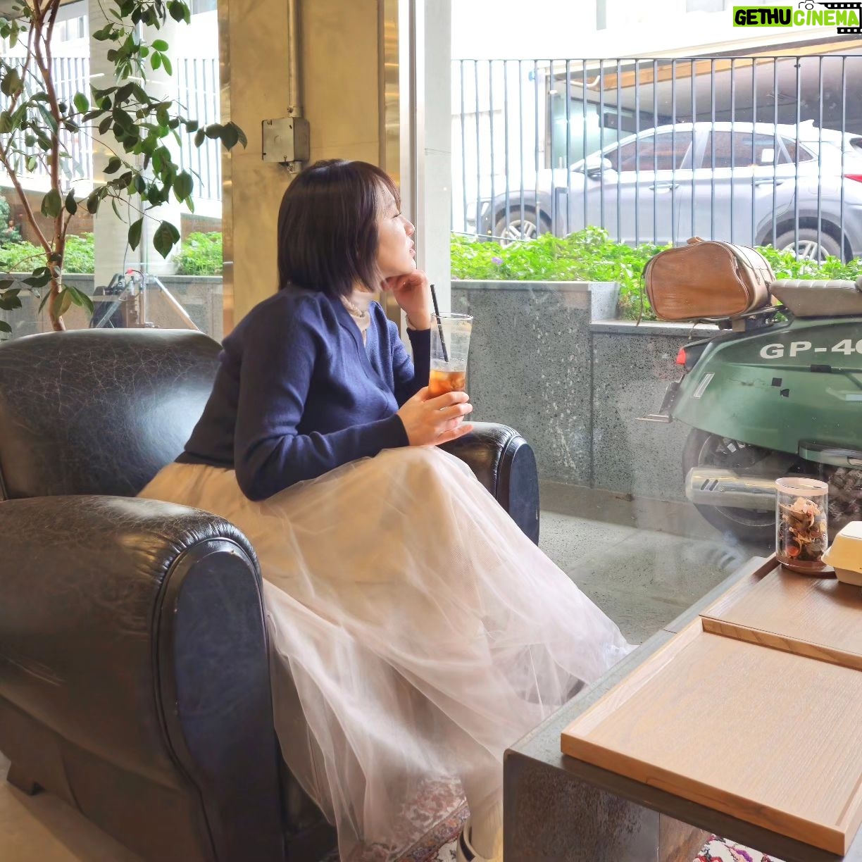 Kim Hyun-sook - 668 Likes - #봄엔#샤방샤방#샤스커트지#허리짧은자의설움#두번째사진#내허리#어디갔니?