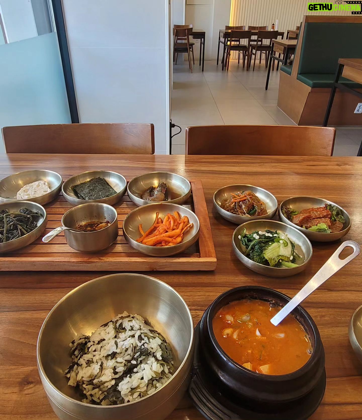 Kim Hyun-sook - 1K Likes - #어제#전입신고후#바로#홀로#곤드레밥#아이고#좋다