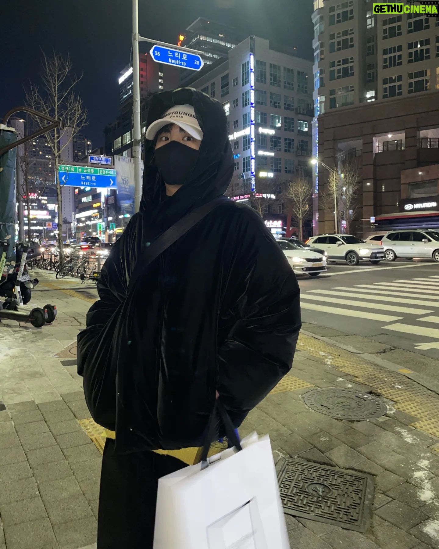 Kim Hyung-suk - 3 Likes - ģģøķ“ģ°ė§ģøš²