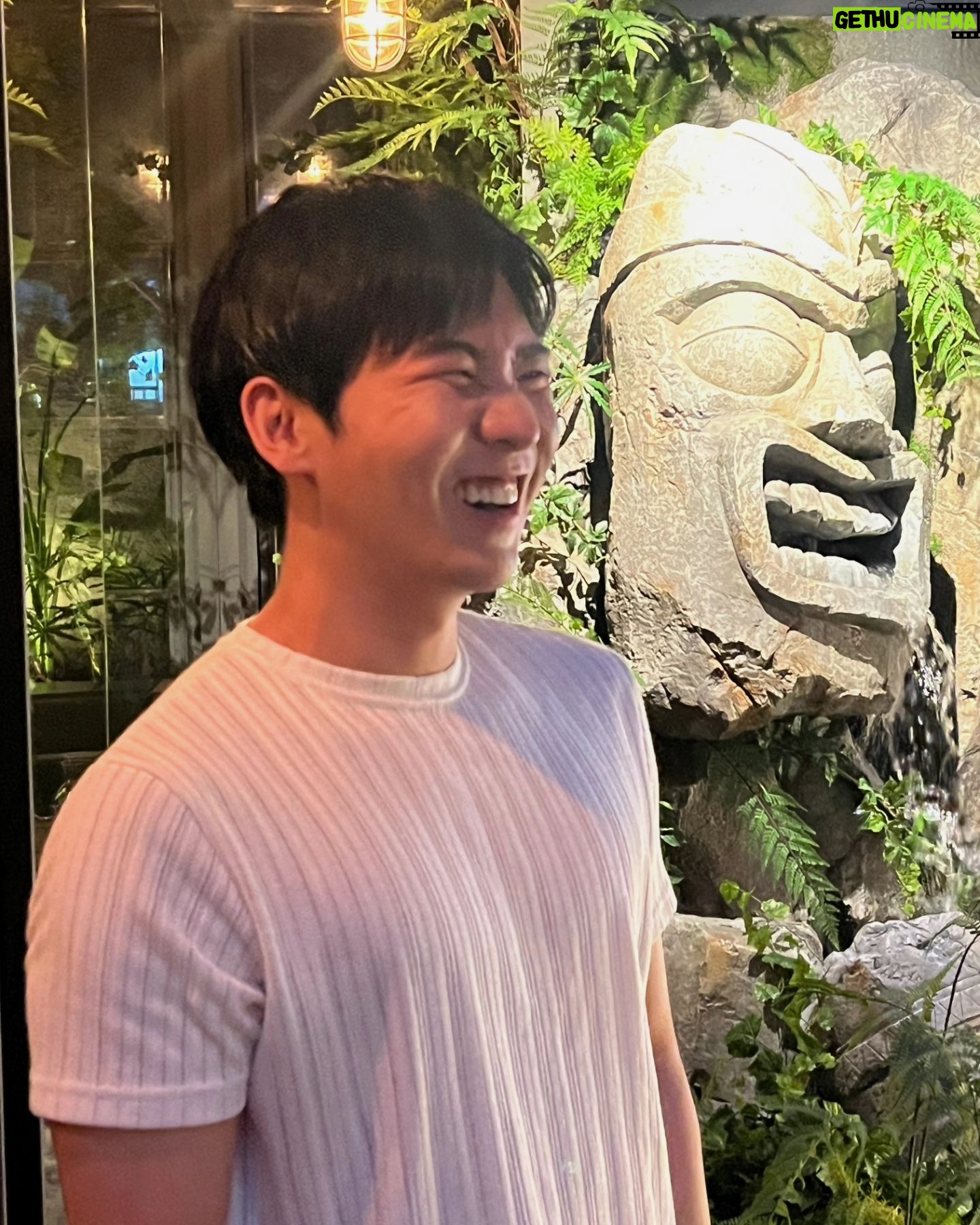 Kim Hyung-suk - 3 Likes - 성수에 새로 생긴 맛집 울루울루
해외에 온듯한 분위기에 음식들은 다 맛있고 칵테일은 고급지다....자주 가야지🍸
마지막은 울루울루 형석상
#성수맛집 #울루울루 #uluulu