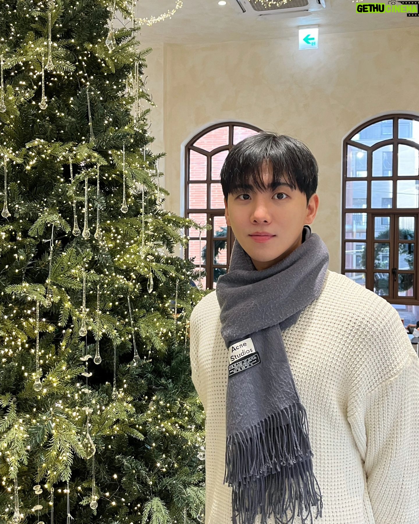 Kim Hyung-suk - 3 Likes - ❄️