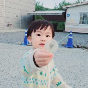 Kim Hyung-suk Instagram - 2살짜리 애가 말을 왤케 잘해 윤이수!!!!