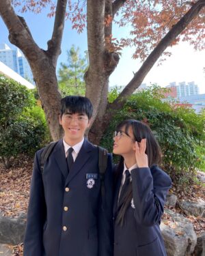 Kim Hyung-suk Instagram - '어게인 1997' D-1

개봉주 무대인사 일정이 나왔습니다! 영화관에서 만나요👍

차칸 지민이랑 찰칵📸

#어게인1997 #again1997