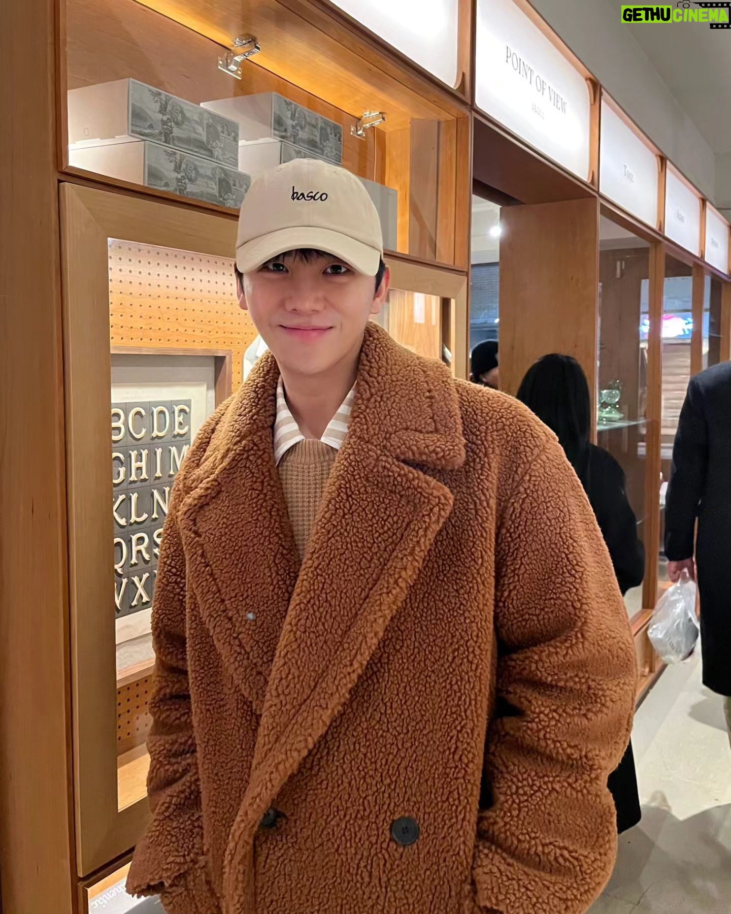 Kim Hyung-suk - 3 Likes - MERRY CHRISTMAS🐻