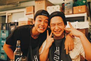 Kim Jae-hyun Instagram - 료마형🤩
.
.
.
#엔플라잉 #NFlying #김재현 #타케우치_료마 #Takeuchi_Ryoma #竹内涼真 #한국 #놀러오신 #료마형 #오리주물럭 #대접하기 #대성공