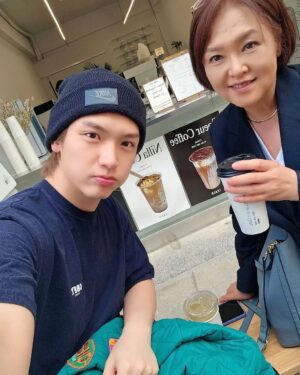 Kim Jae-hyun Instagram - 데이트❤️
.
.
.
#엔플라잉 #NFlying #김재현 #어머니 #세상에서 #최고미인 #엄니 #아니 #여왕폐하