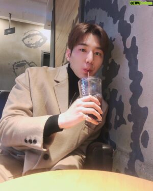 Kim Jae-yong Instagram - 🙂
