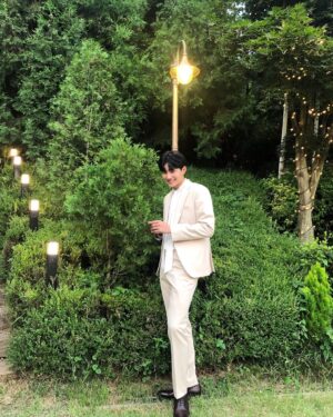 Kim Jae-young Instagram - 우리 계속 볼까요??☺️