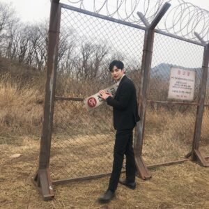 Kim Jae-young Instagram - 날씨 굿👍
꿀~🐓