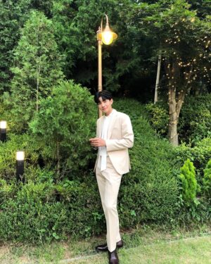 Kim Jae-young Instagram - 우리 계속 볼까요??☺️