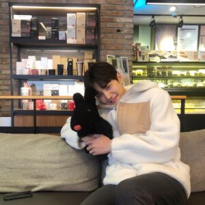 Kim Jae-young Instagram - .
아임 파인땡큐 앤듀!!😊