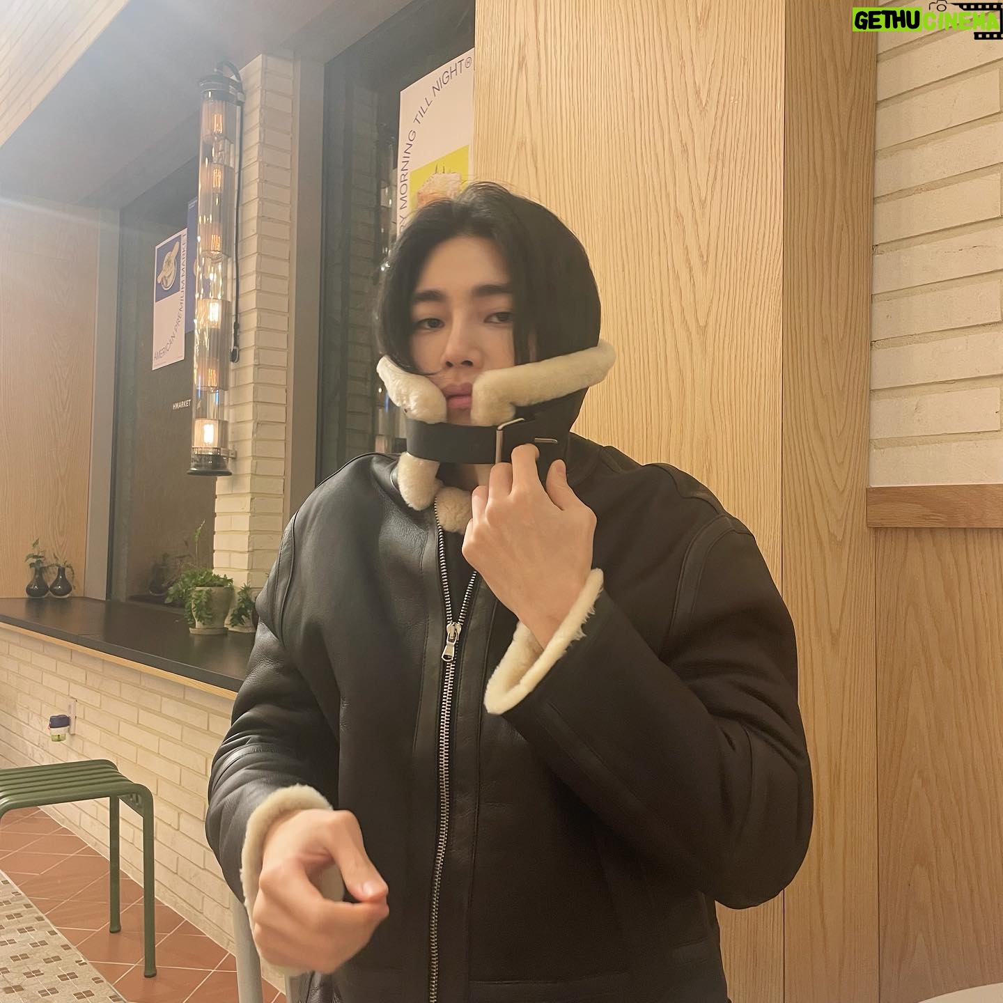 Kim Jae-young - 90K Likes - .
날씨도 춥고 막방이라 더 쓸쓸😭
오늘도 너를닮은사람 본방부탁해요