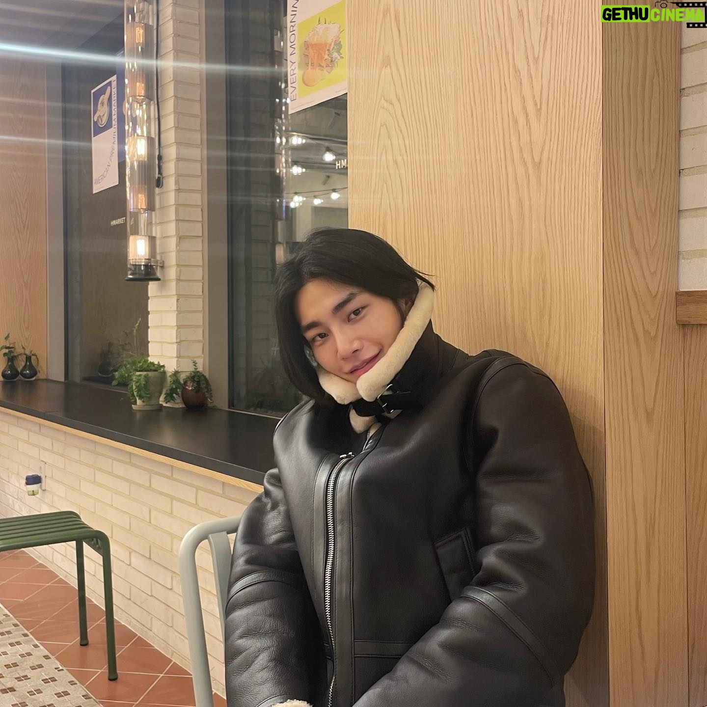 Kim Jae-young - 90K Likes - .
날씨도 춥고 막방이라 더 쓸쓸😭
오늘도 너를닮은사람 본방부탁해요