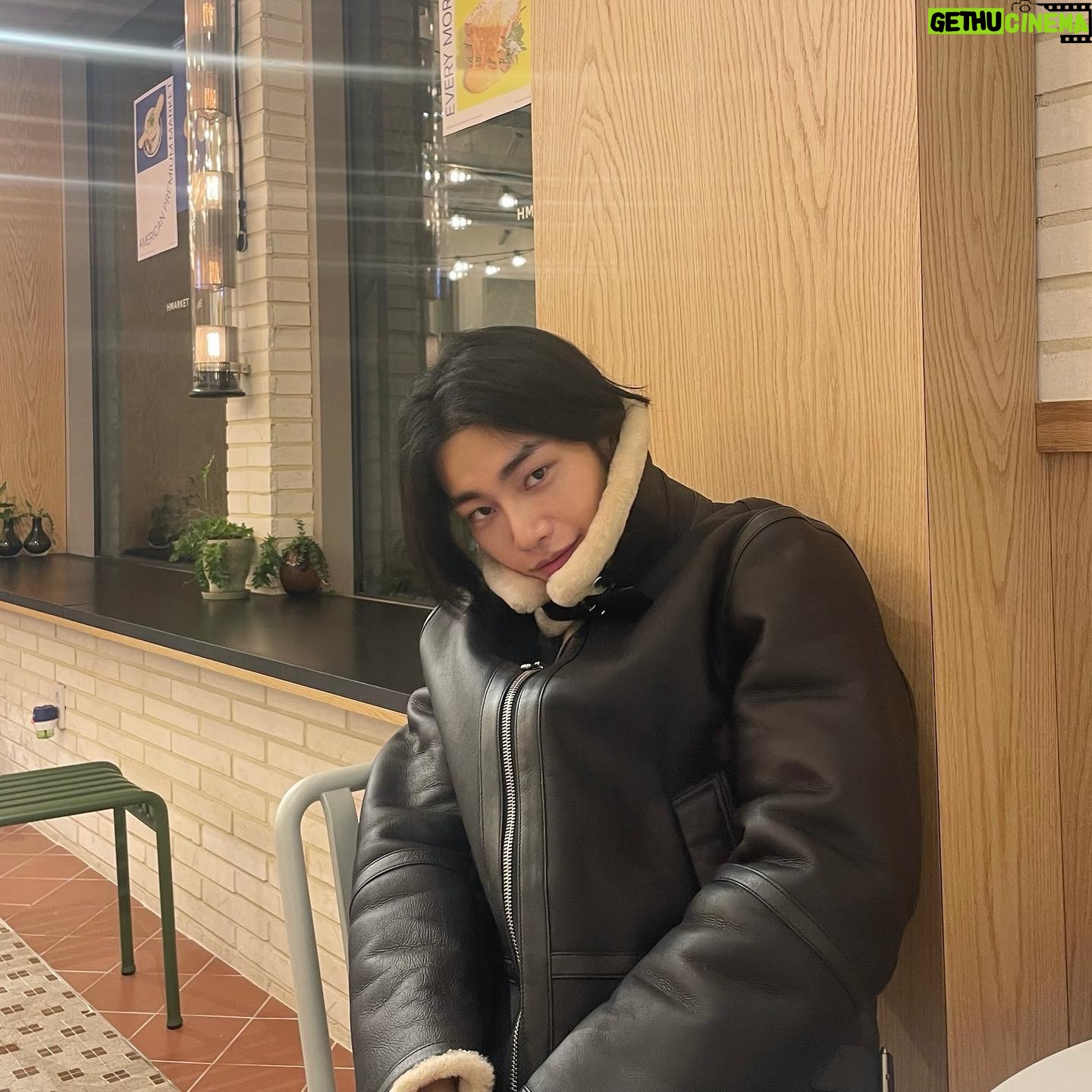 Kim Jae-young - 90K Likes - .
날씨도 춥고 막방이라 더 쓸쓸😭
오늘도 너를닮은사람 본방부탁해요