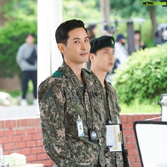 Kim Ji-seok - 17.4K Likes - 신병2를 사랑해주셔서 감사합니다🖤
정성스럽게 서포트 해주신 팬여러분들도 잊지 않겠습니다!🙇🏻♂️
마지막으로 너희들은 정말 최고였다👍🏻우리 2중대!!🔥