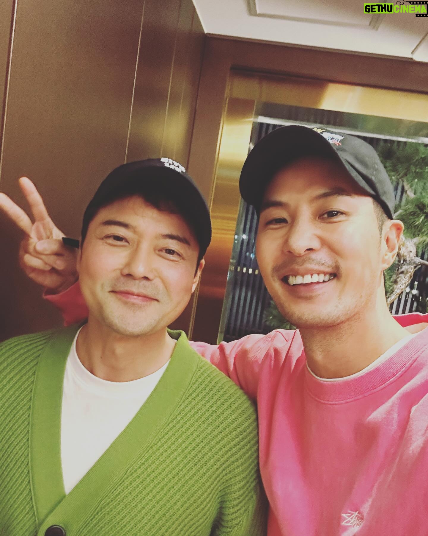 Kim Ji-seok - 17K Likes - . 근황 ☘️