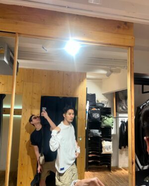Kim Ji-seok Instagram - 슈퍼 극E와 최상 극I의 여행이란…