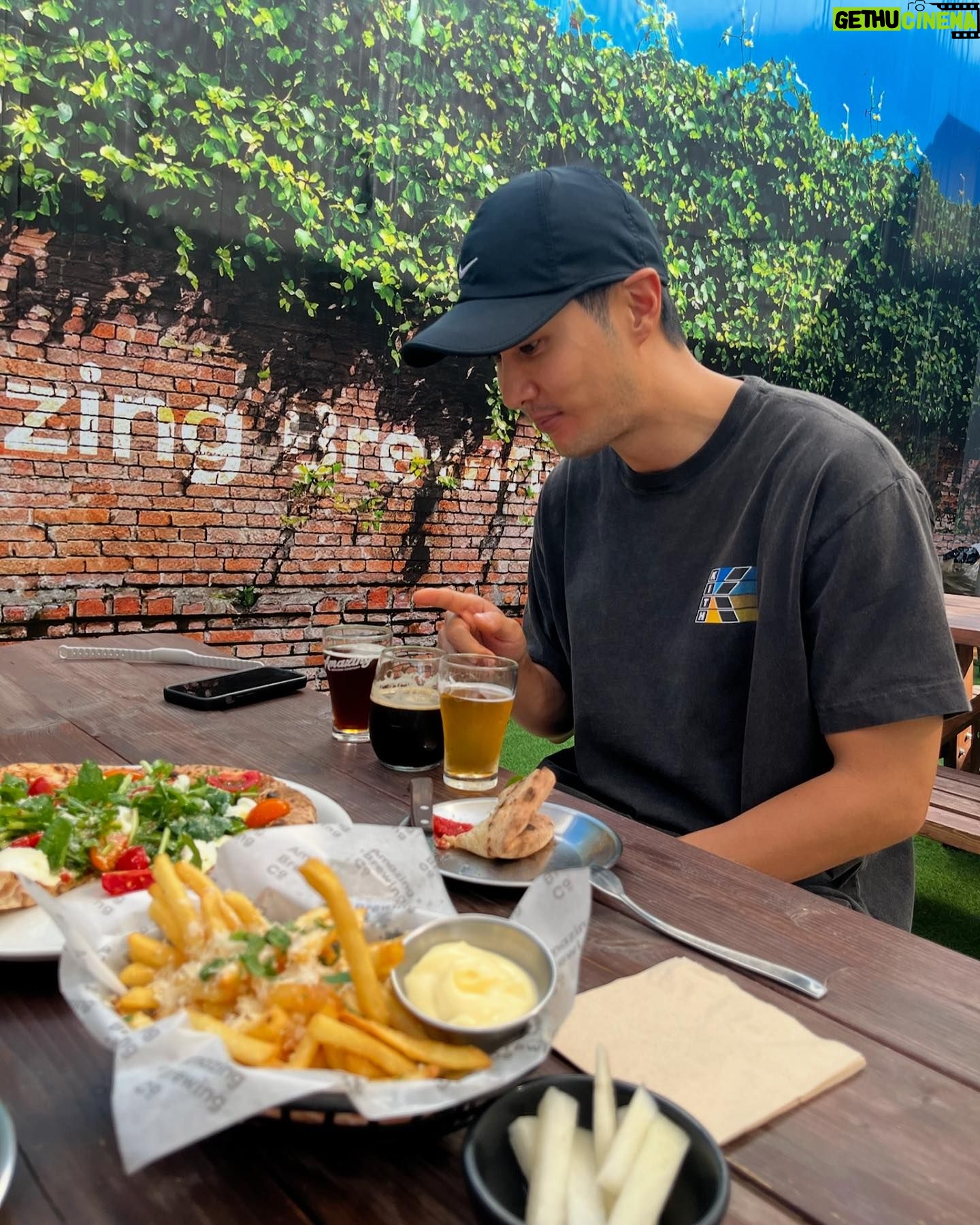 Kim Ji-seok - 18.5K Likes - ☀️🍺 vibes
