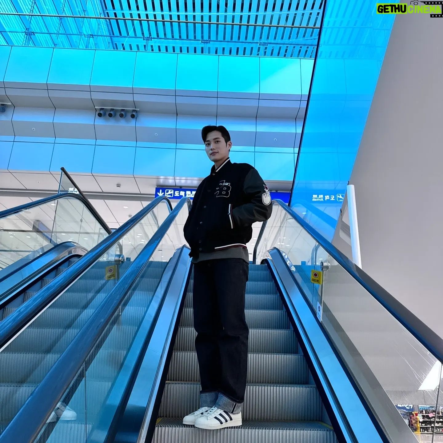 Kim Jun-ho - 31.8K Likes - .
다시는 유럽 갈 일 없을 줄 알았는데..🇱🇺
.
@boss