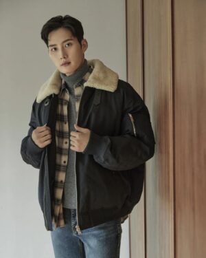 Kim Jun-ho Instagram - .
bassohomme FW
.
#bassohomme_official
#bassohomme